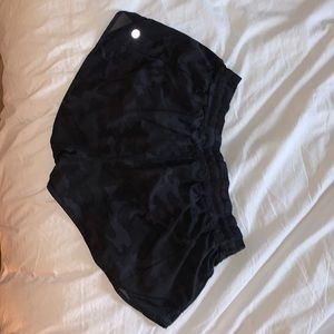 Lululemon hotty hot shorts 2.5 inch camo
